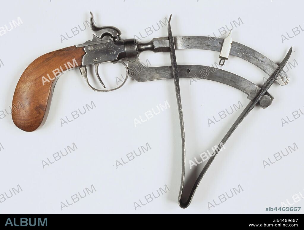 Pistol-gunpowder meter, Gunpowder test gun (force meter), percussion, with two iron arcs of which the upper arc is the measuring instrument. The bows are attached to an iron fork. Above the lock plate an iron rooster and below the lock plate an iron trigger guard with trigger, lock plate is engraved with a plant motif. The flask is entirely made of wood and is attached to the lock with a screw. The gun was dredged from a ditch behind the Alexander barracks in The Hague, Netherlands, anonymous, West-Europa, c. 1825 - c. 1875, slot, kolf, engraving, l 25 cm h 20.9 cm.