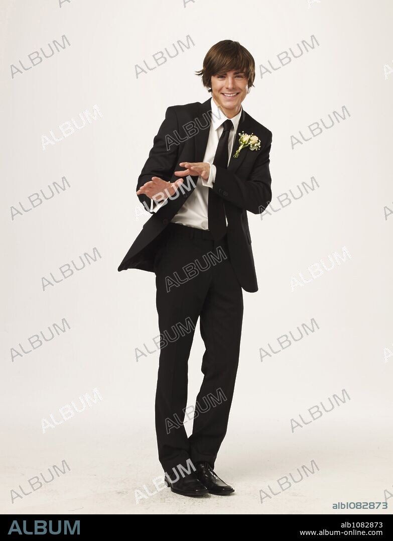 ZAC EFRON in HIGH SCHOOL MUSICAL 3: SENIOR YEAR, 2008, directed by KENNY ORTEGA. Copyright WALT DISNEY PICTURES / ECCLES, ANDREW.