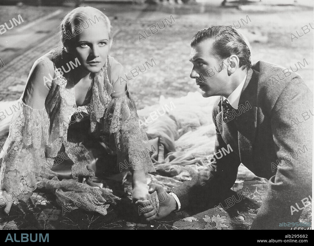 ANN HARDING y GARY COOPER en SUEÑO DE AMOR ETERNO, 1935 (PETER IBBETSON), dirigida por HENRY HATHAWAY. Copyright PARAMOUNT PICTURES.