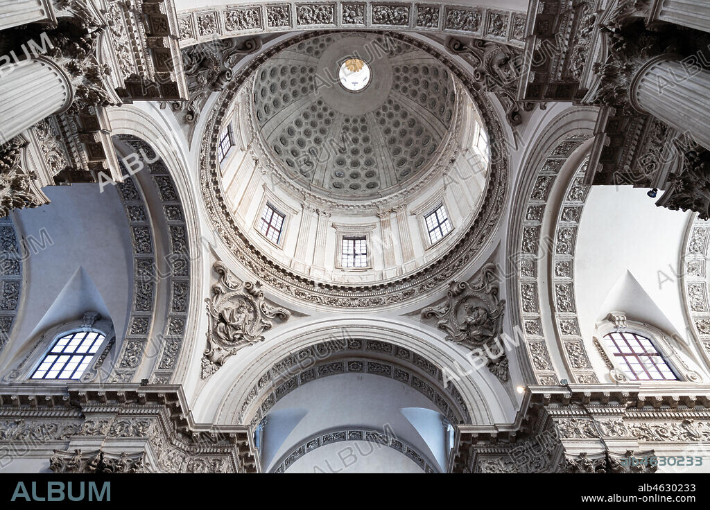 Brescia, the Duomo Nuovo (the New Cathedral) , in late Baroque style with the facade of Botticino marble: detail of the dome in the interior. The dome was built in 1823 by Rodolfo Vantini on a project by the neoclassical architect Luigi Cagnola.