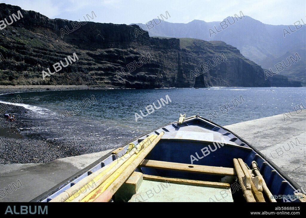 Puerto de las Nieves, playa y "Dedo de Dios".