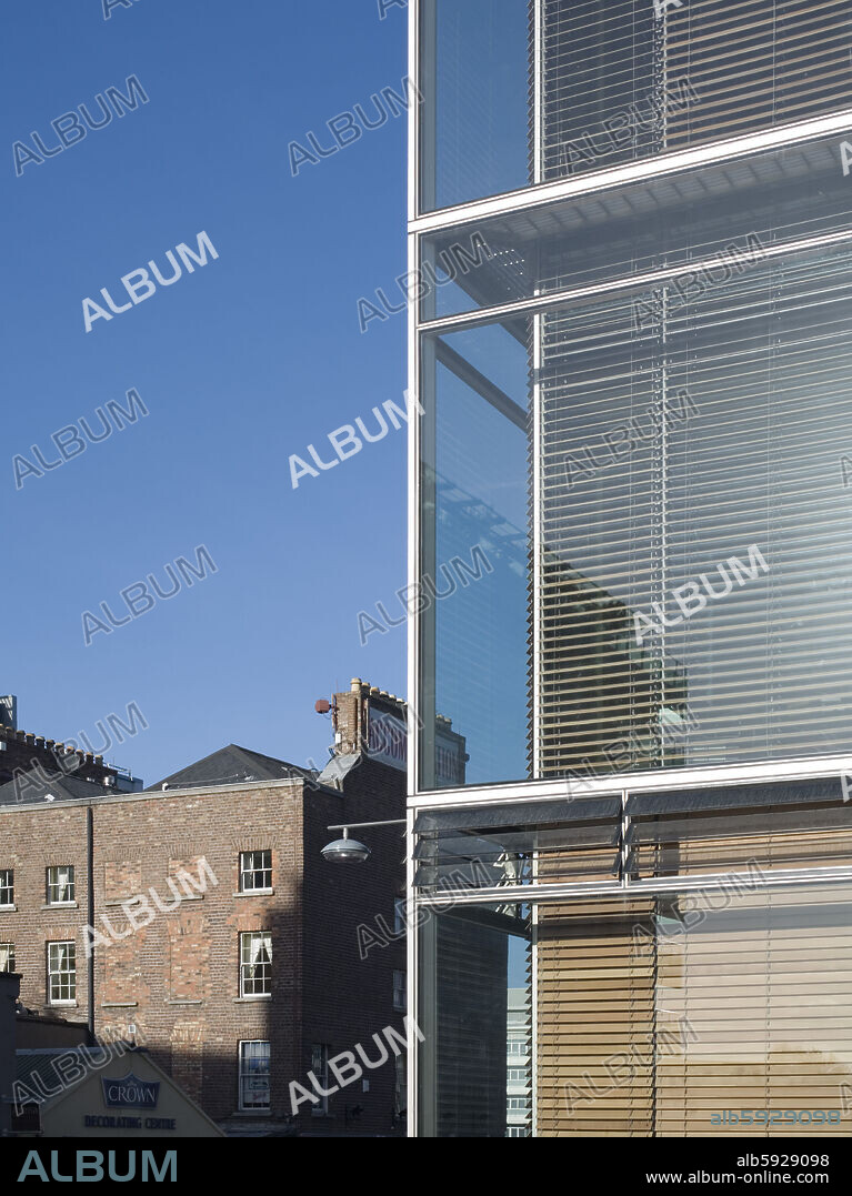 RIVERSIDE ONE OFFICES VENTED DOUBLE SKIN GLASS FACADE WITH TIMBER BLINDS.