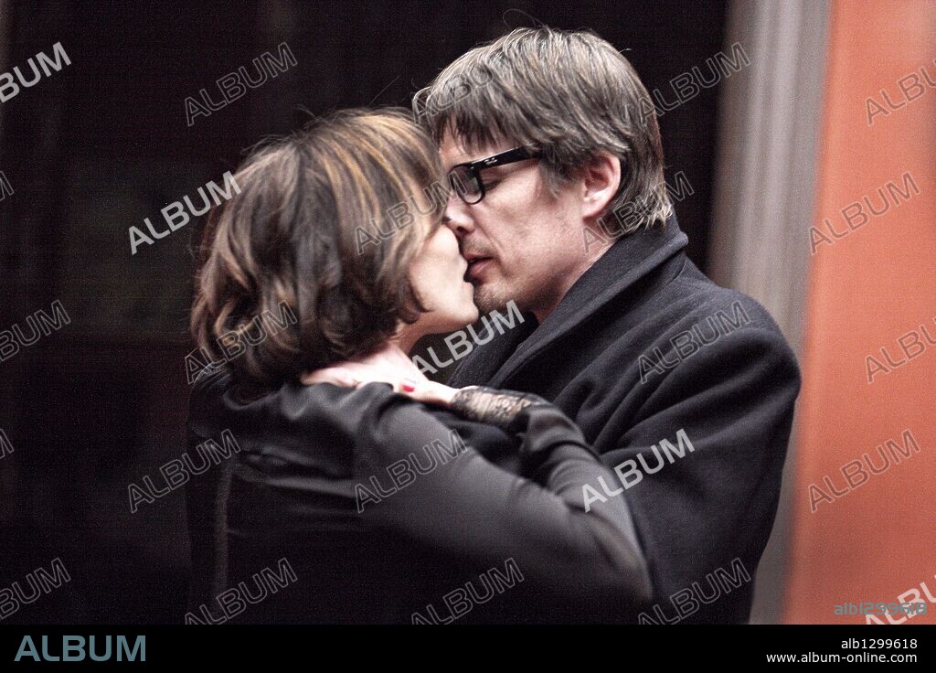 ETHAN HAWKE y KRISTIN SCOTT THOMAS en LA MUJER DEL QUINTO, 2011 (LA FEMME DU VEME), dirigida por PAWEL PAWLIKOWSKI. Copyright HAUT ET COURT.