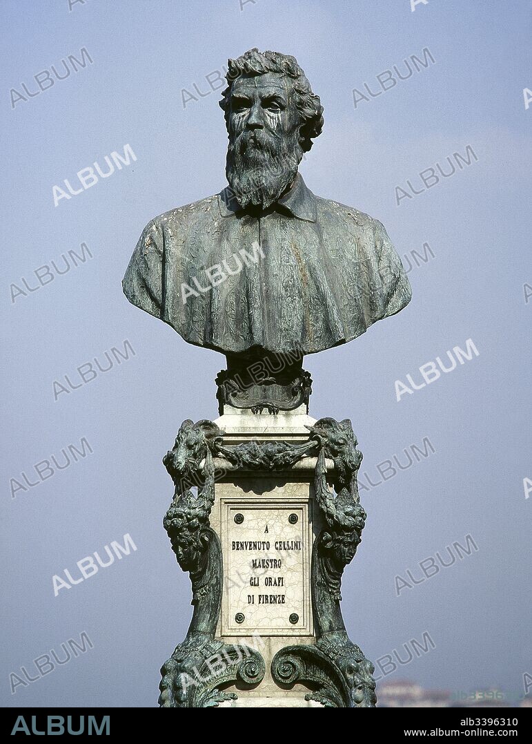 Benvenuto Cellini (1500-1571). Italian sculptor. Bust of Cellini in the Ponte Vecchio (Old Bridge) by Raffaello Romanelli (1856-1928), inaugurated in 1901 to commemorate the 4th centenary of his birth. Florence. Italy.