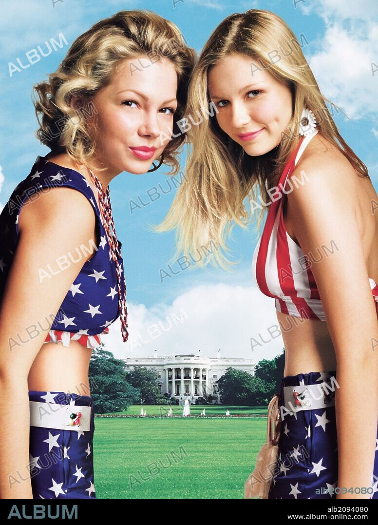 KIRSTEN DUNST and MICHELLE WILLIAMS in DICK, 1999, directed by ANDREW FLEMING. Copyright COLUMBIA PICTURES.