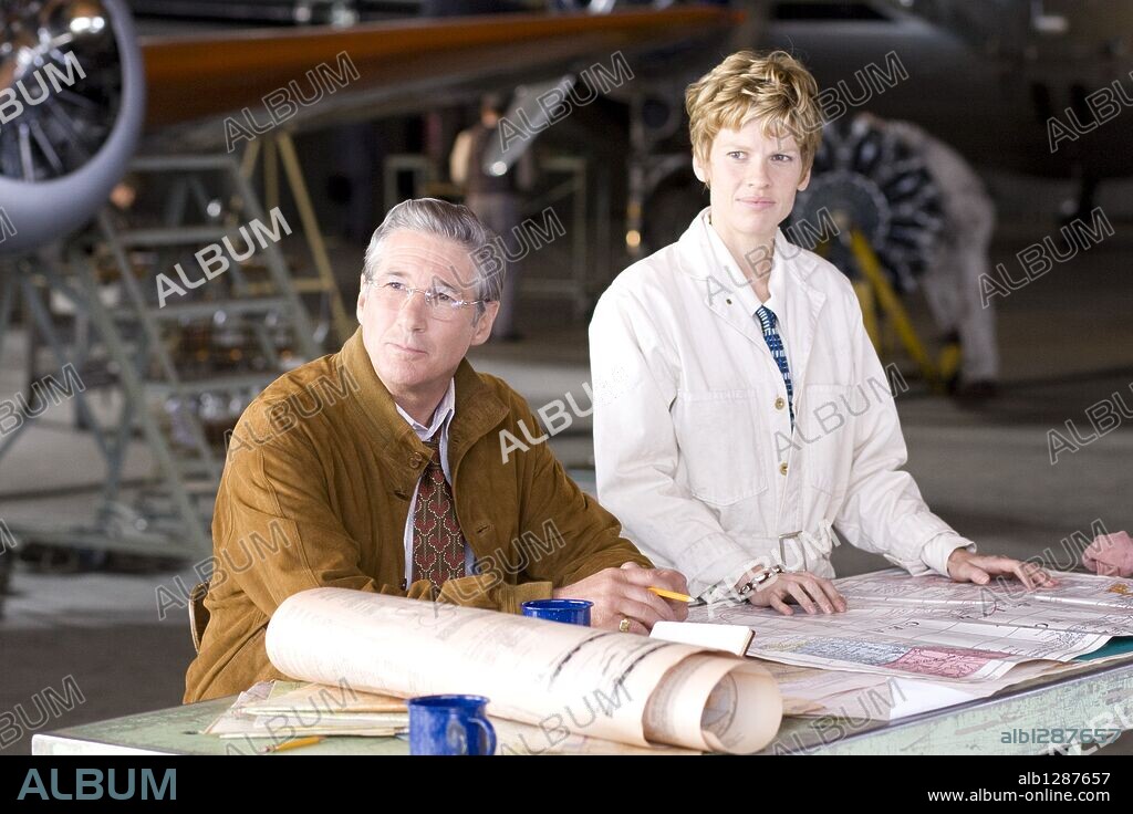 HILARY SWANK and RICHARD GERE in AMELIA, 2009, directed by MIRA NAIR. Copyright FOX SEARCHLIGHT PICTURES.
