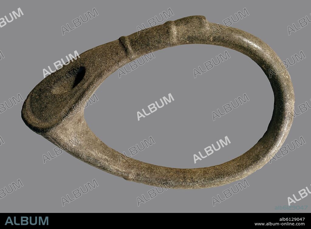 COLLAR O CINTURON DE PIEDRA PARA USOS CEREMONIALES.