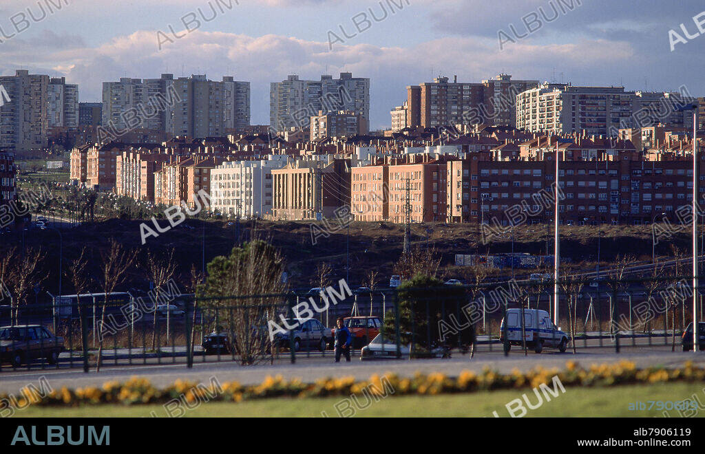BARRIO DE HORTALEZA FRENTE AL PARQUES DE LAS NACIONES - FOTO AÑOS 90.
