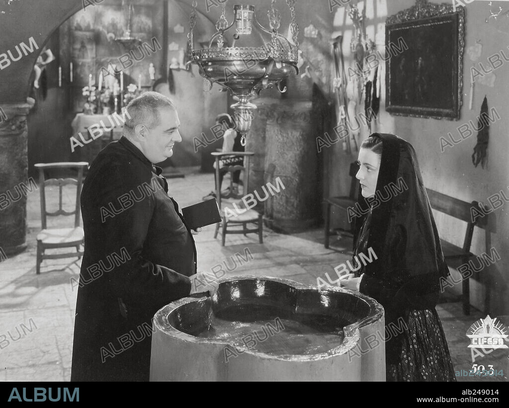 IMPERIO ARGENTINA y JUAN ESPANTALEON en NOBLEZA BATURRA, 1935, dirigida por FLORIAN REY. Copyright CIFESA.