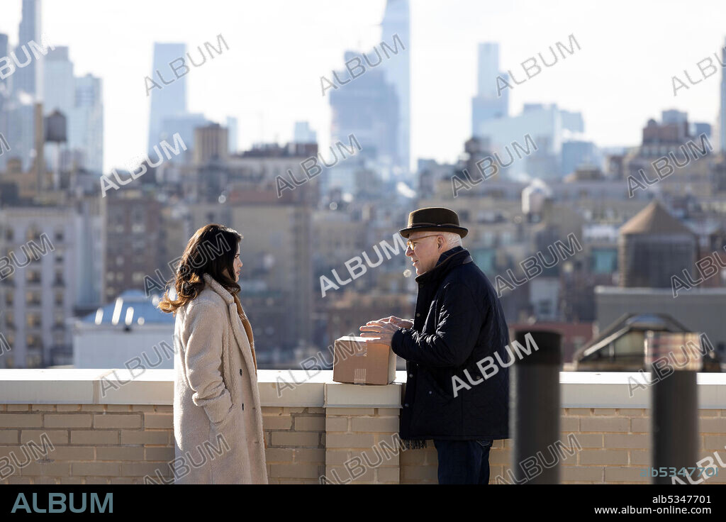 SELENA GOMEZ et STEVE MARTIN dans ONLY MURDERS IN THE BUILDING, 2021, réalisé par CHERIEN DABIS, DON SCARDINO et JAMIE BABBIT. Copyright 20TH CENTURY FOX TELEVISION.