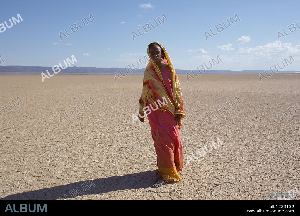 SORAYA OMAR-SCEGO in DESERT FLOWER, 2009, directed by SHERRY HORMAN. Copyright MR. BROWN ENTERTAINMENT.