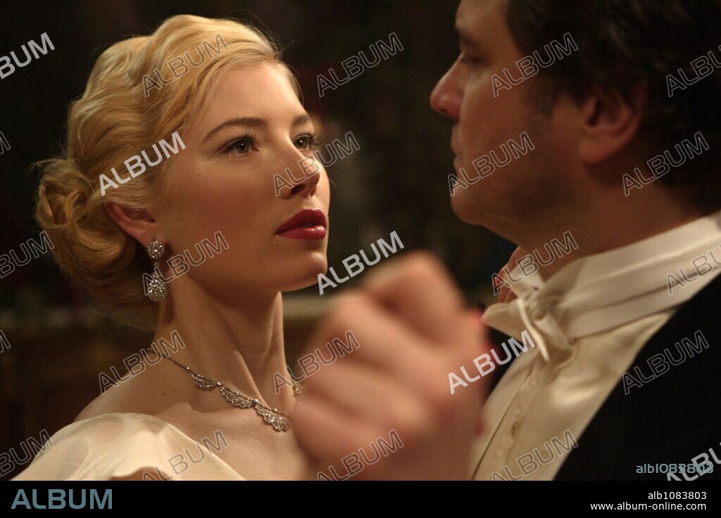 COLIN FIRTH and JESSICA BIEL in EASY VIRTUE, 2008, directed by STEPHAN ELLIOTT. Copyright EARLING STUDIOS.