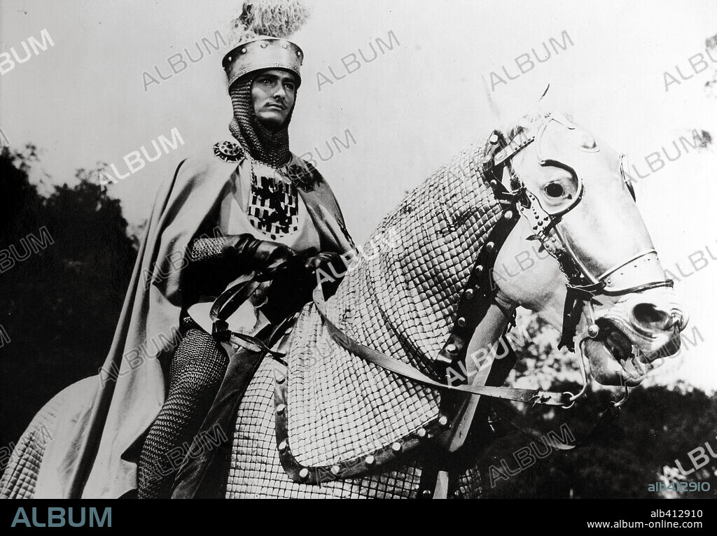 JOHN DEREK en EL TEMIBLE ROBIN HOOD (ROGUES OF SHERWOOD FOREST, 1950), dirigida por GORDON DOUGLAS. Copyright COLUMBIA PICTURES.