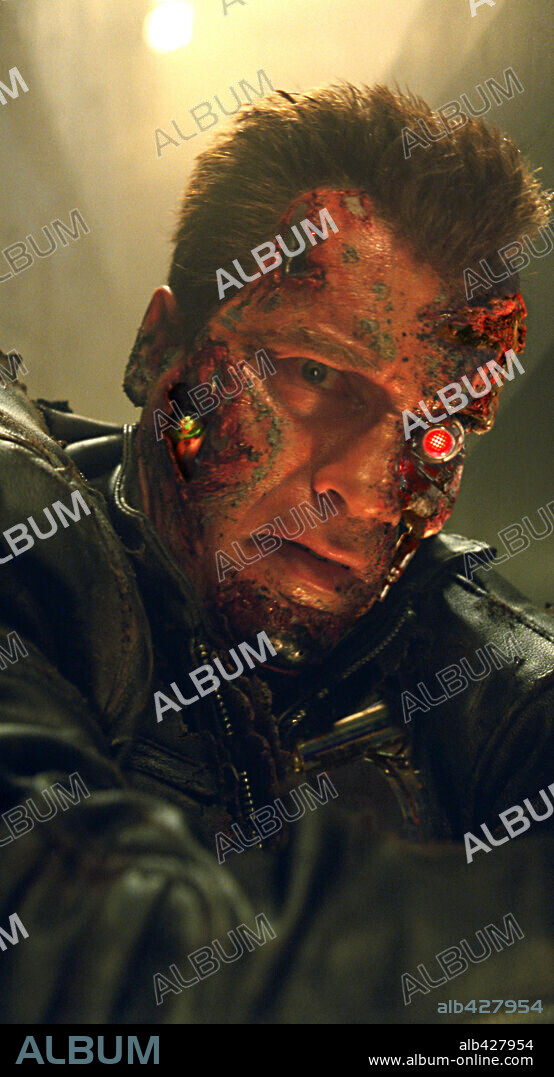 ARNOLD SCHWARZENEGGER dans TERMINATOR 3: RISE OF THE MACHINES, 2003, réalisé par JONATHAN MOSTOW. Copyright IMF 3 / ILM.