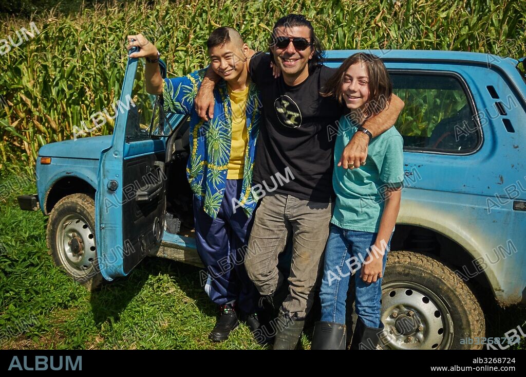 ANAND BATBILEG, FATIH AKIN et TRISTAN GOBEL dans TSCHICK, 2016, réalisé par FATIH AKIN. Copyright LAGO FILM.