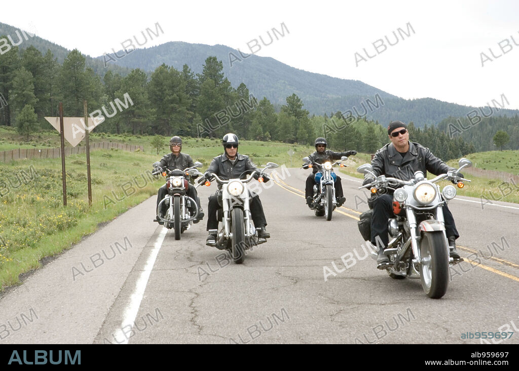 TIM ALLEN, MARTIN LAWRENCE, WILLIAM H. MACY and TRAVOLTA JOHN. JOHN TRAVOLTA, MARTIN LAWRENCE, TIM ALLEN and WILLIAM H. MACY in WILD HOGS, 2007, directed by WALT BECKER. Copyright TOUCHSTONE PICTURES / SEBASTIAN, LOREY.