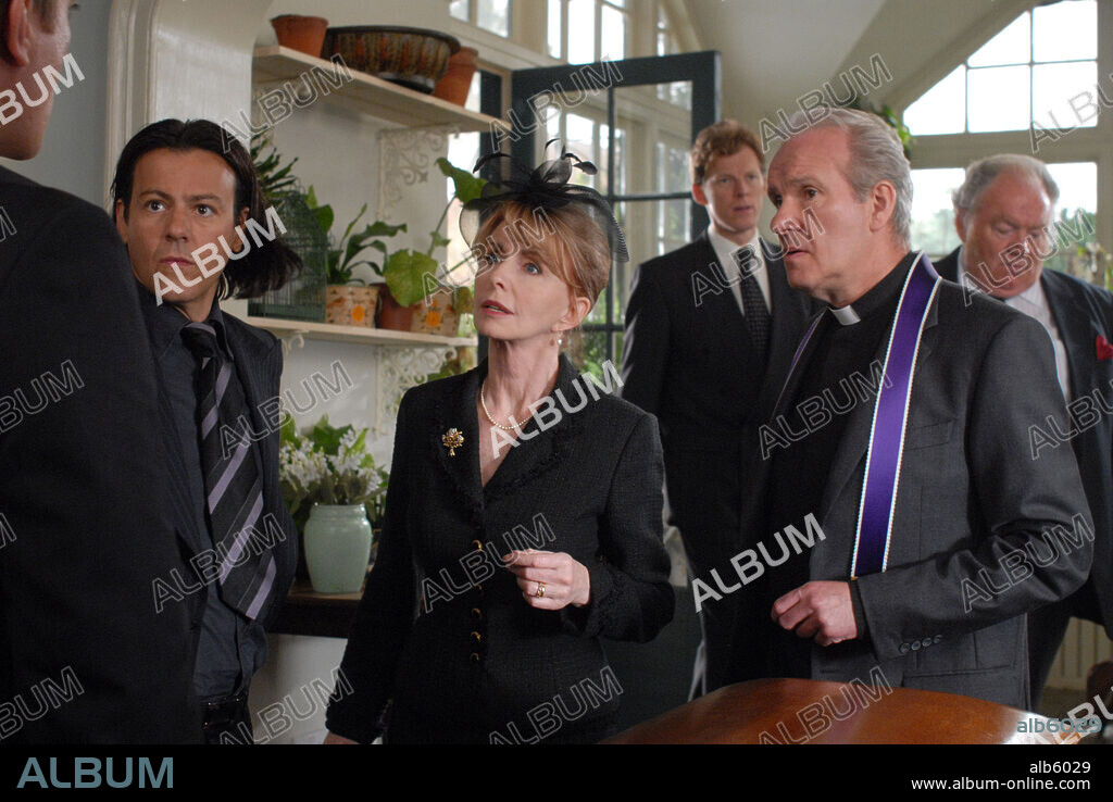 JANE ASHER, RUPERT GRAVES and THOMAS WHEATLEY in DEATH AT A FUNERAL (2007), directed by FRANK OZ. Copyright SIDNEY KIMMEL ENTERTAINMENT.