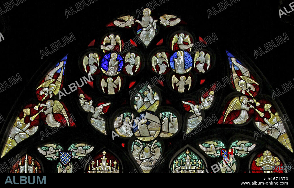 Anges entourant le Christ du Jugement dernier. Vitrail de la cathedrale de Bourges datant du 15e, XVe s. Photographie par Painton COWEN. Credit : Collection COWEN/KHARBINE-TAPABOR.