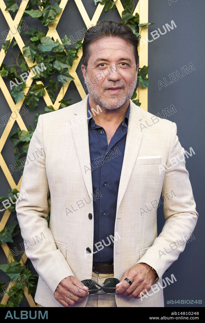 Enrique Arce attends 'Matices' Serie Premiere at Callao Cinema on May 28, 2025 in Madrid, Spain.