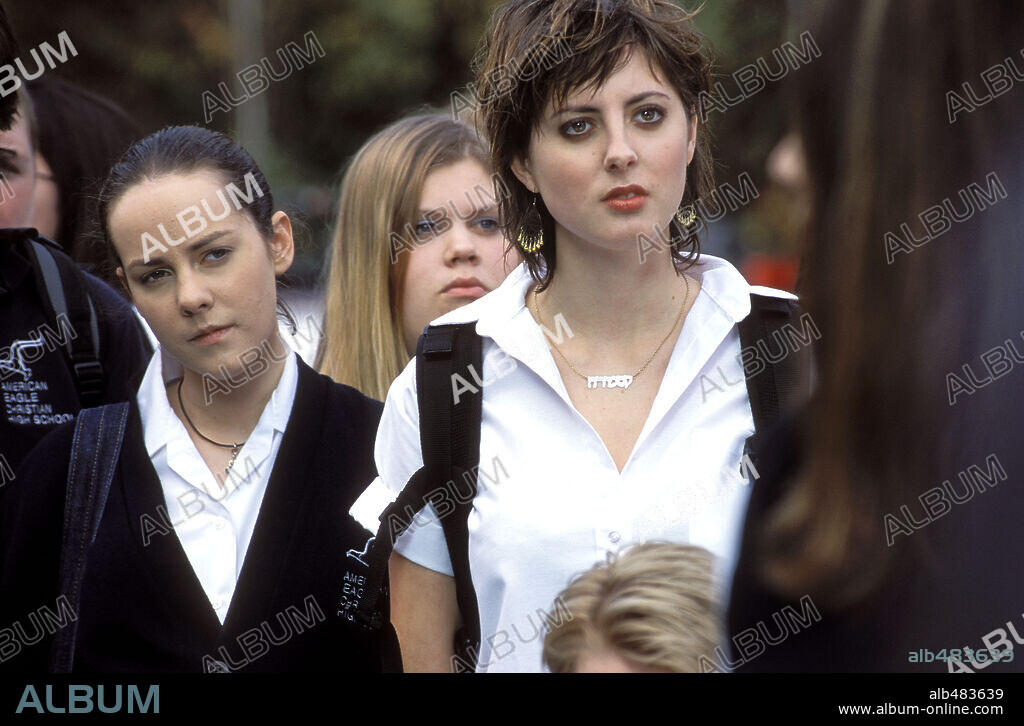 EVA AMURRI and JENA MALONE in SAVED!, 2004, directed by BRIAN DANNELLY. Copyright UNITED ARTISTS / PERA, DIYAH.