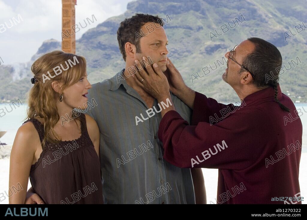 JEAN RENO, MALIN AKERMAN and VINCE VAUGHN in COUPLES RETREAT, 2009, directed by PETER BILLINGSLEY. Copyright STUBER PROD./WILD WEST PICTURE SHOW PRODUCTIONS.