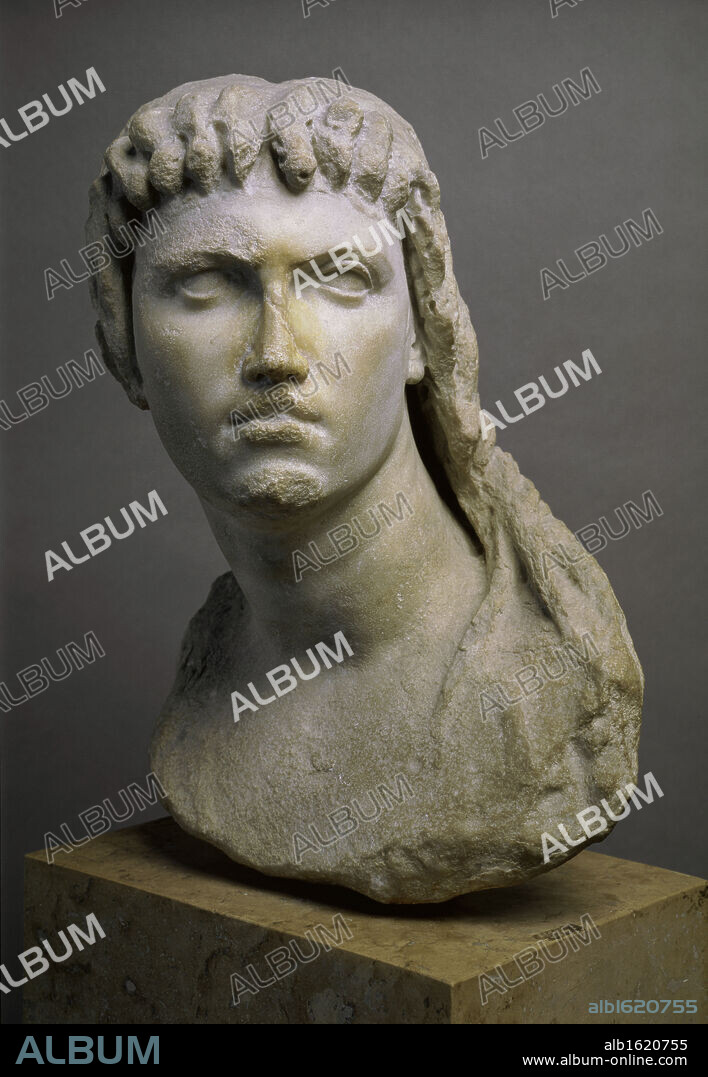 CLEOPATRA II GREEK ART d Musee du Louvre, Paris.