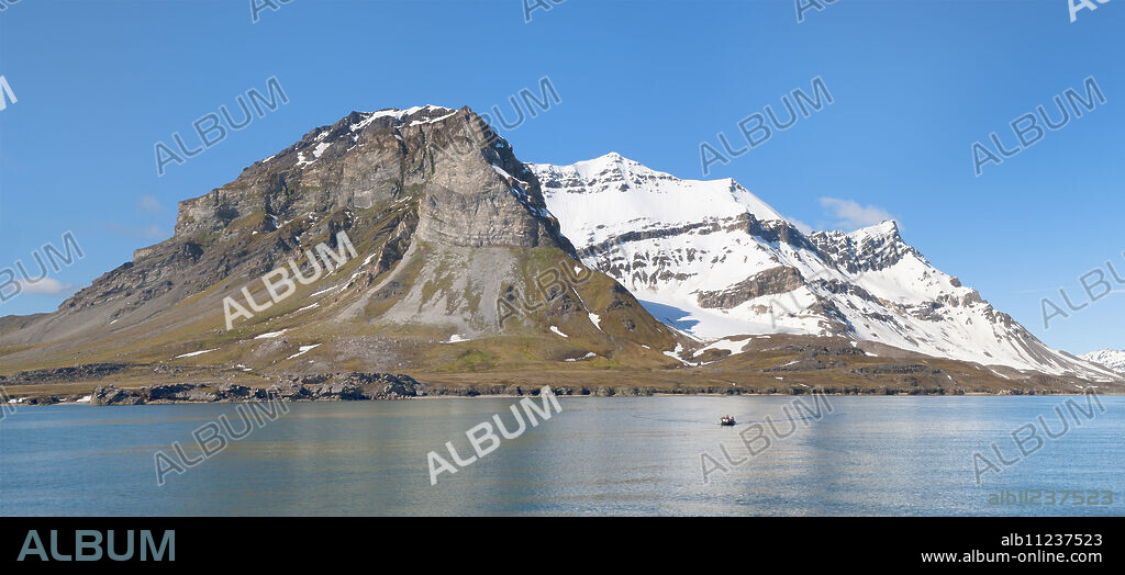 Alkehornet, Spitsbergen West coast, Svalbard archipelago, Norway, Scandinavia, Europe.