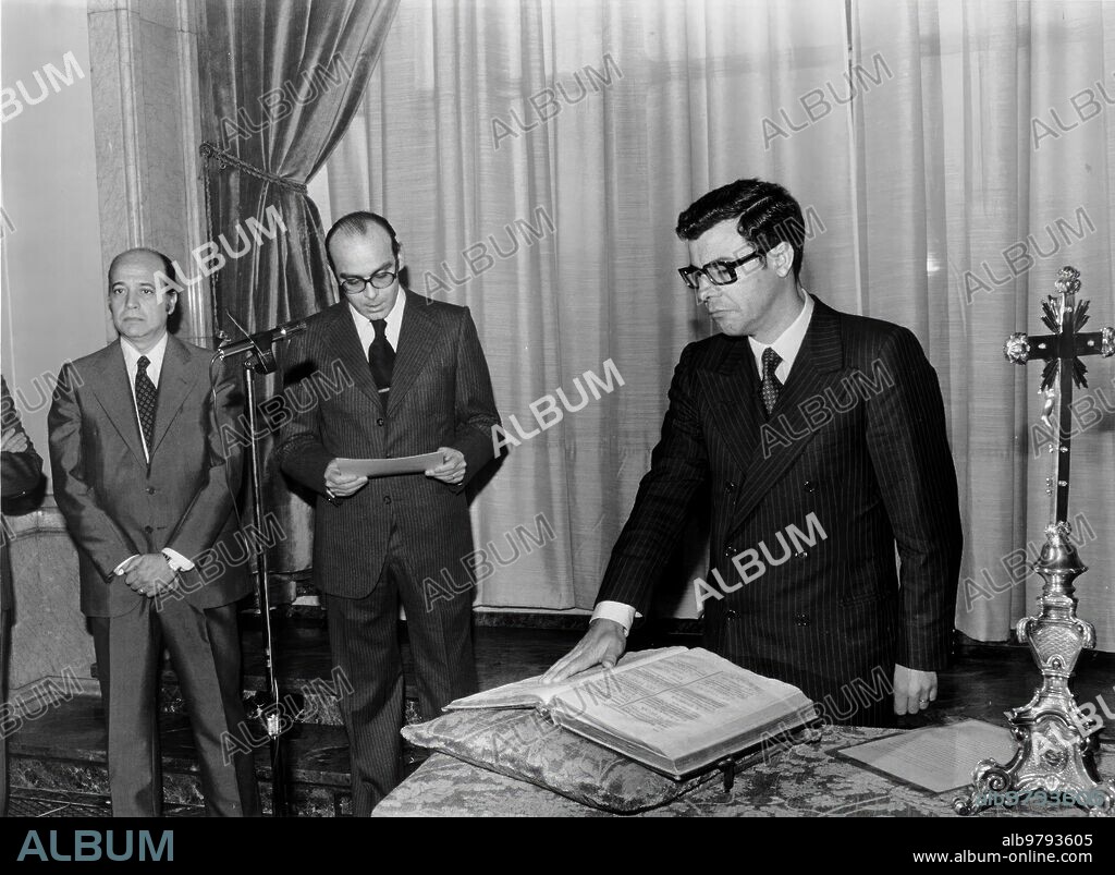 Inauguration of the new governor of the Bank of Spain José Ramón Álvarez Rendueles takes office as governor of the Bank of Spain in the presence of Fernando April Martorell, vice president of the government and Minister of Economy, and the Minister of Finance, Francisco Fernández Ordóñez.