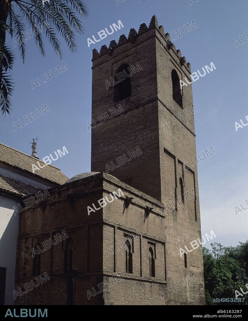 EXT- VISTA DE LA TORRE ALMINAR-S XIV- ARQUITECTURA GOTICO MUDEJAR.