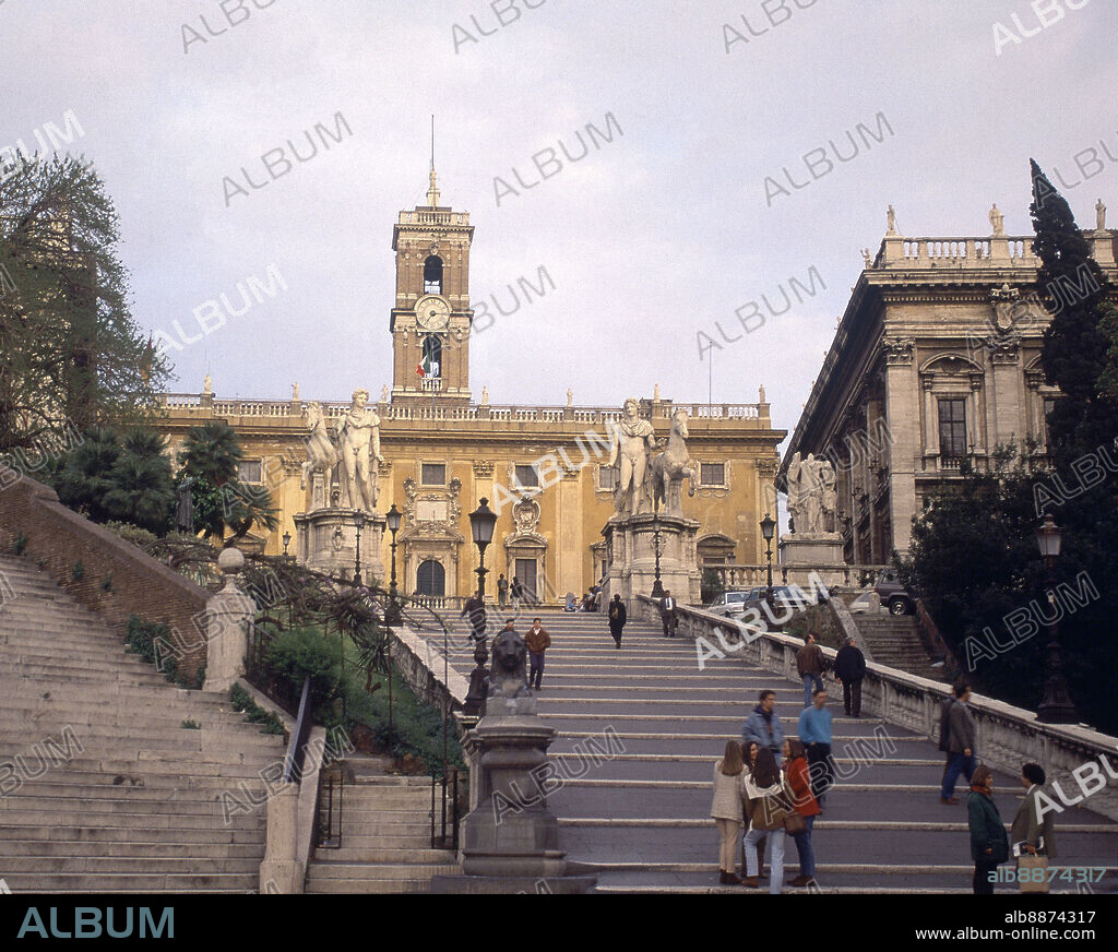 VISTA DE LA CORDONATA CAPITOLINA  Y EL PALACIO DEL SENADO DESDE LA PLAZA DE ARACOELI - FOTO AÑOS 90.