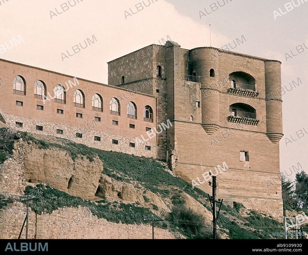 PARADOR NACIONAL DE BENAVENTE - TORRE DEL CARACOL - SIGLO XVI - TRANSICION GOTICO RENACENTISTA.