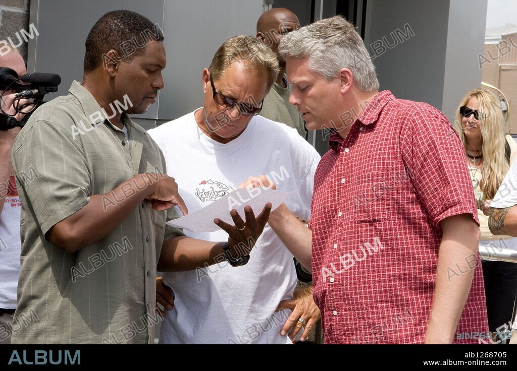 CRAIG PERRY, DAVID RICHARD ELLIS and MYKELTI WILLIAMSON in THE FINAL DESTINATION, 2009, directed by DAVID RICHARD ELLIS. Copyright NEW LINE CINEMA / SHELDON, JIM.