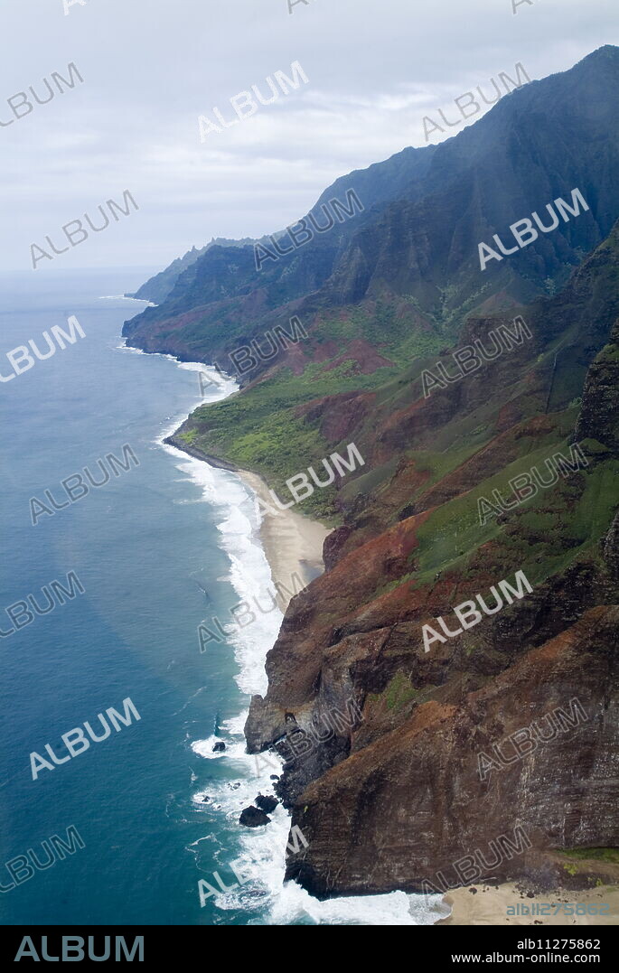 Na Pali, north coast of the island of Kauai, Hawaii, United States of America, Pacific, North America.