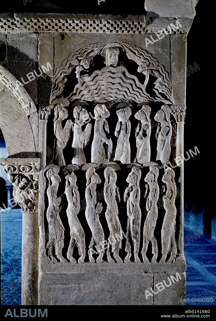 RELIEVE DE LA ASCENSION DE CRISTO EN EL MACHON SUDESTE DEL CLAUSTRO DE SANTO DOMINGO DE SILOS - SIGLO XI - ROMANICO BURGALES.