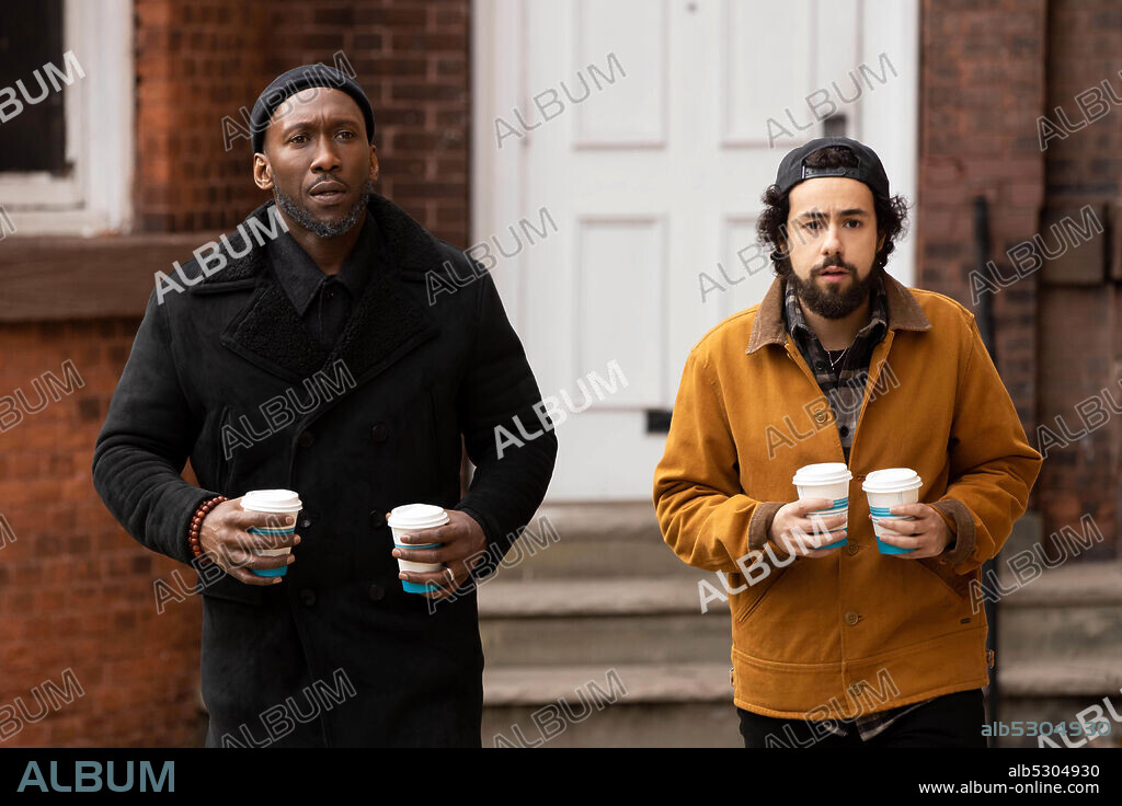 MAHERSHALA ALI and RAMY YOUSSEF in RAMY, 2019, directed by CHERIEN DABIS, DESIREE AKHAVAN, HARRY BRADBEER, JEHANE NOUJAIM and RAMY YOUSSEF. Copyright A24.