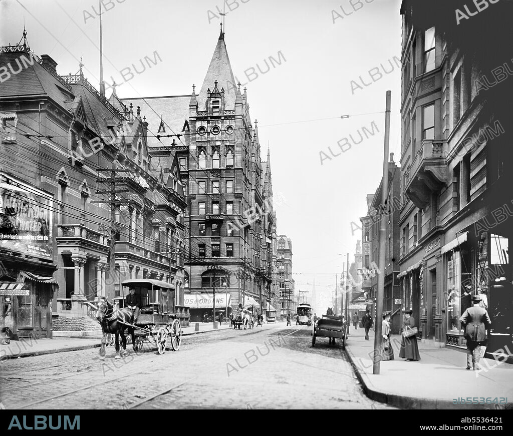 Elm Street, Cincinnati, Ohio, USA, Detroit Publishing Company, 1900-1909.