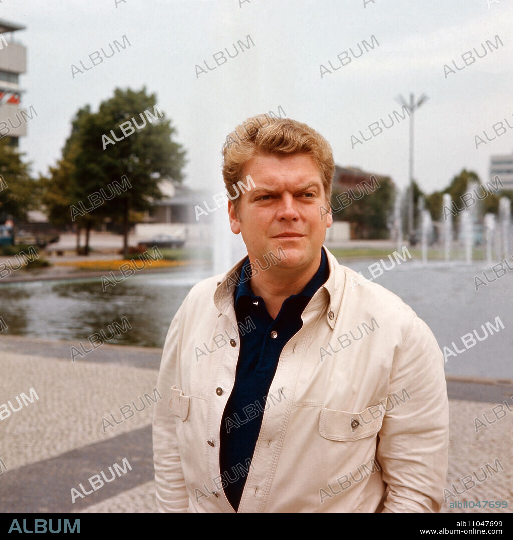Hemann Prey, German opera singer, Germany ca. 1965. German opera singer Hermann Prey, Germany ca. 1965.