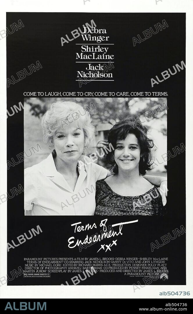 DEBRA WINGER and SHIRLEY MACLAINE in TERMS OF ENDEARMENT, 1983, directed by JAMES L. BROOKS. Copyright PARAMOUNT PICTURES.