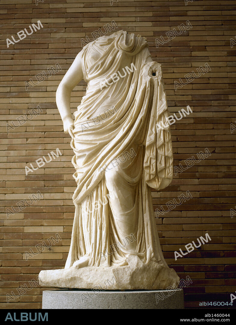 PROSERPINA. Nombre romano de la Perséfone griega, diosa de los infiernos y esposa de Plutón. Estatua romana fechada en el s. I d. C. aproximadamente. Museo Nacional de Arte Romano. Mérida. Provincia de Badajoz. Extremadura. España.