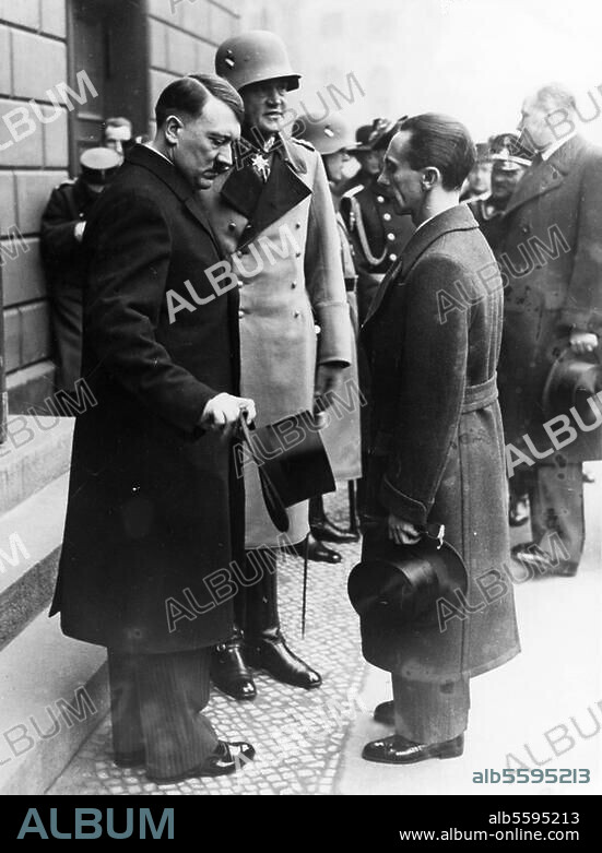 Hitler, Adolf Dictator (NSDAP). 1889-1945. From the left: Hitler, General Field Marshall Werner v. Blomberg and Joseph Goebbels during a "Heldengedenkfeier" (memorial service for fallen soldiers). Photo, before 1937(1934(?)).