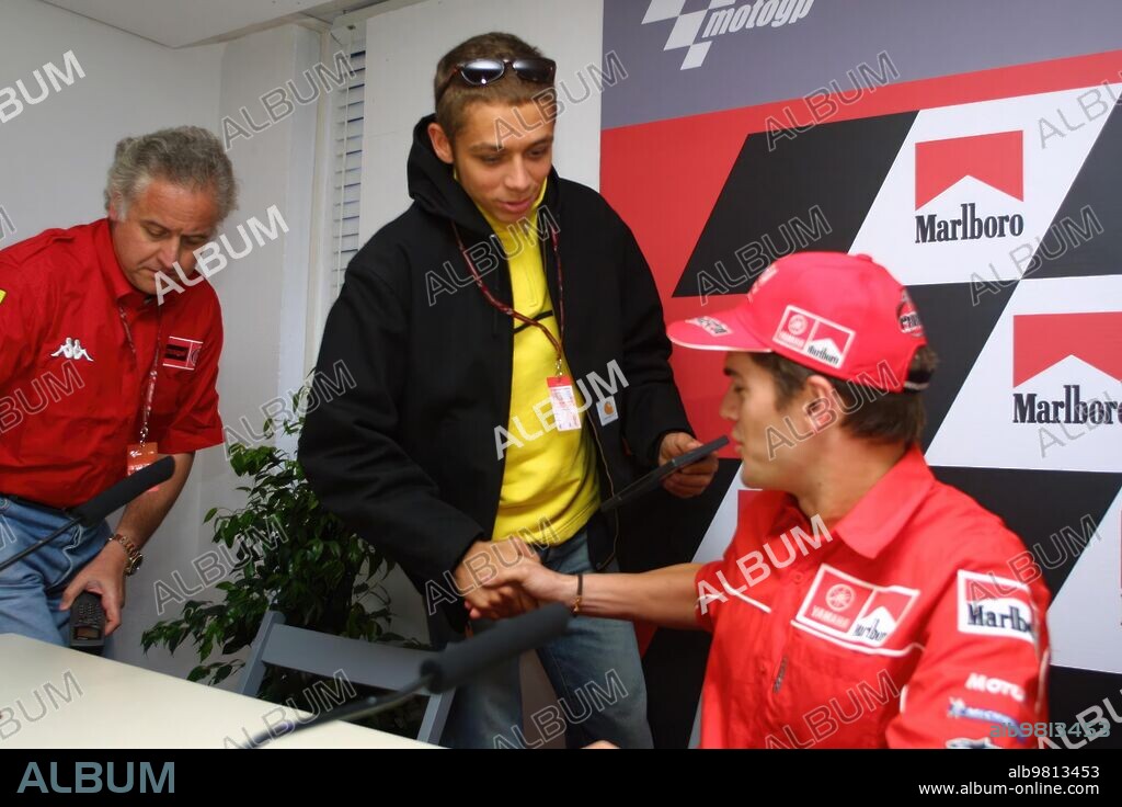 Jerez. 03-05-01. Alvaro Rivero. Carlos checa y valentino Rossi. Archjer.