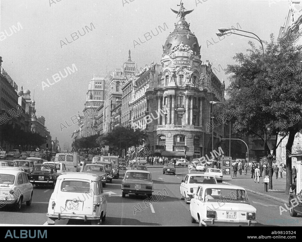 Madrid, 8/10/1974.- edificio Metrópolis, sede de la compañía la unión y el Fénix, en la calle Alcalá.