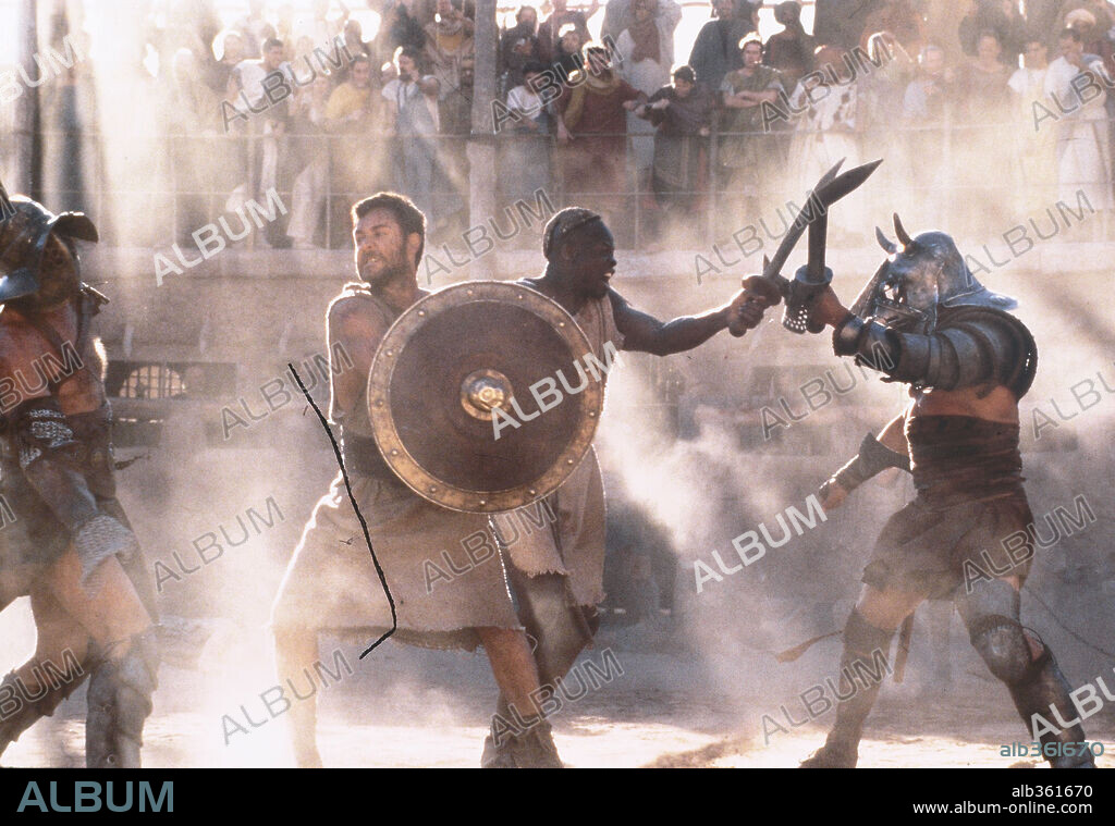 DJIMON HOUNSOU y RUSSELL CROWE en GLADIATOR, 2000, dirigida por RIDLEY SCOTT. Copyright DREAMWORKS/UNIVERSAL PICTURES / BUITENDIJK, JAAP.