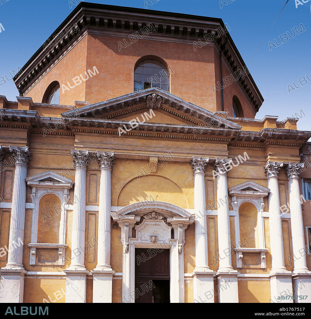 SantOrsola Church in Corso Vittorio Emanuele II in Mantua, by sketch Antonio Maria Viani, 1608, 17th Century,. Italy, Lombardy, Mantua, SantOrsola Church. Detail. Facade SantOrsola church Mantua tympanum doorway drum paired half columns niches base.