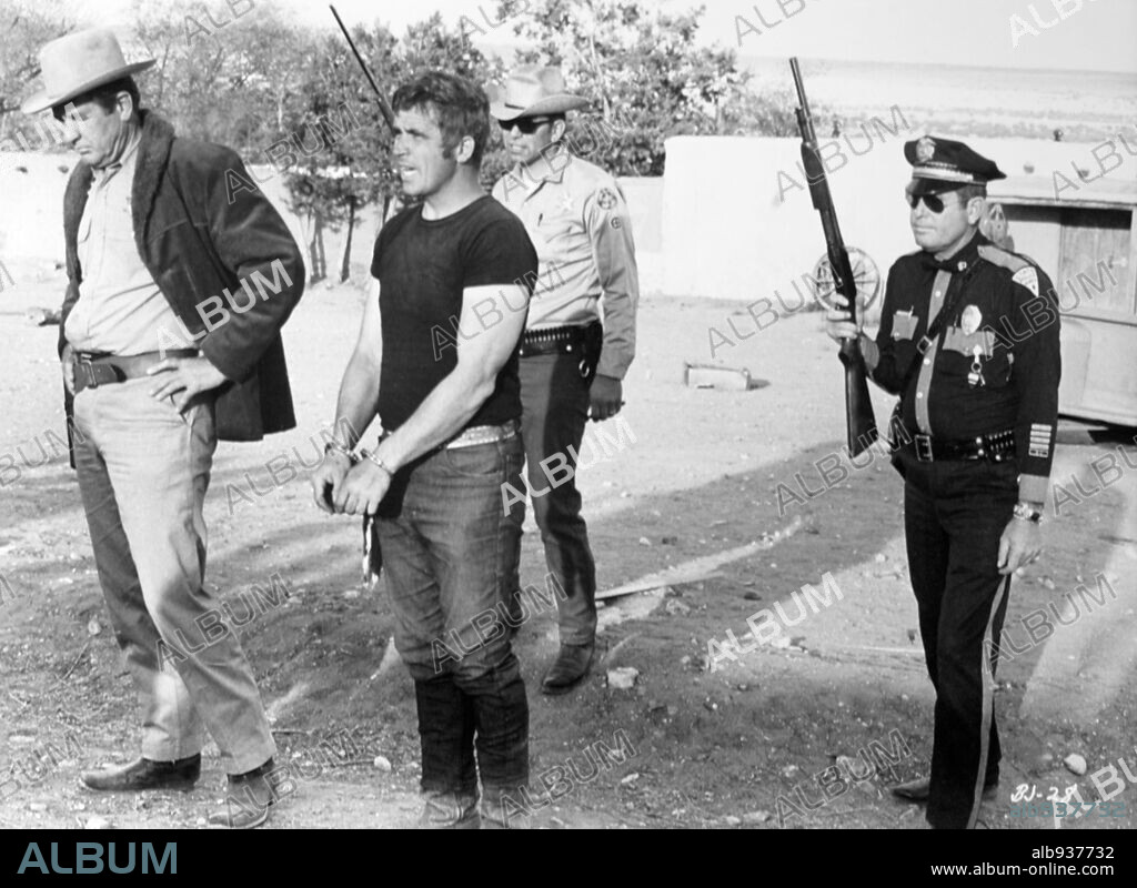 BILLY JACK, 1971, directed by TOM LAUGHLIN. Copyright WARNER BROS.