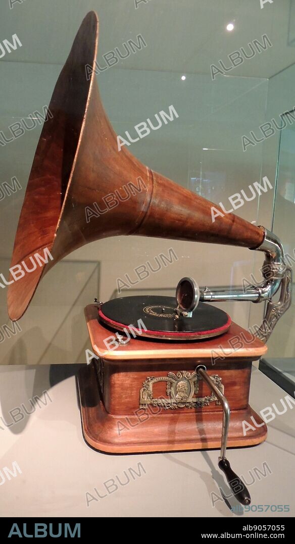 The Berliner Gramophone Used for Cinema Sound. The gramophone was owned by the Norwegian film pioneer and cinema director, Hugo Hermansen. Gramophones were used in the earliest cinemas to accompany silent films.