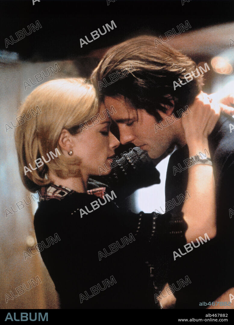 EDWARD BURNS y LAUREN HOLLY en NO MIRES ATRÁS, 1998 (NO LOOKING BACK), dirigida por EDWARD BURNS. Copyright 20TH CENTURY FOX.