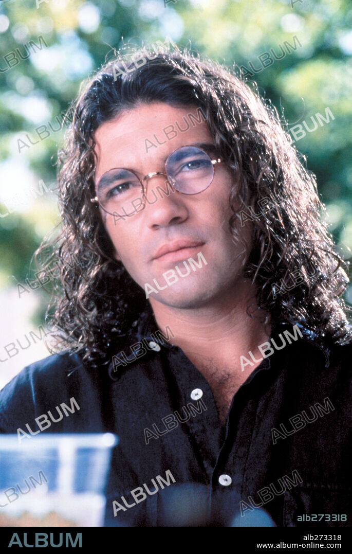 ANTONIO BANDERAS en TWO MUCH, 1995, dirigida por FERNANDO TRUEBA. Copyright LOLAFILMS/SOGETEL/FERNANDO TRUEBA P.C.