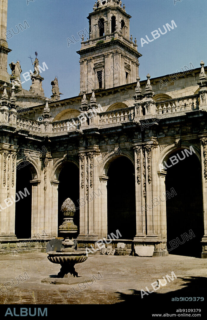 FERNANDO DE CASAS NOVOA. CLAUSTRO BARROCO - SIGLO XVIII - BARROCO GALLEGO.