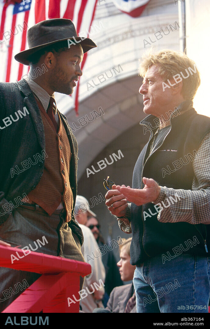 ROBERT REDFORD and WILL SMITH in THE LEGEND OF BAGGER VANCE, 2000, directed by ROBERT REDFORD. Copyright ALLIED FILM MAKERS / JAMES, DAVID.
